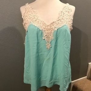NWT Lace detail tank top. Bella D summer festival
